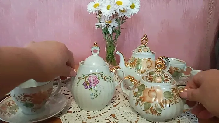 Полонное. Чайный сервиз. Что то с ним не так.